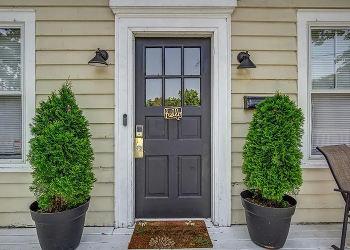 Charming Home: Walk To Downtown! * Edwardsville