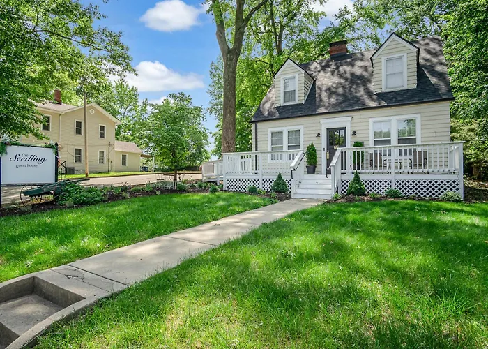 Ferienhaus Charming Home: Walk To Downtown! Edwardsville
